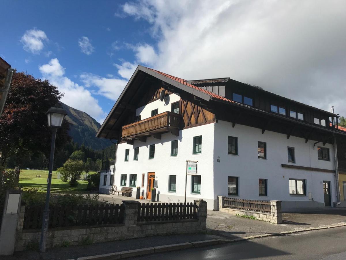 Pony-Ziegen-Hasen-Ranch Bichlbach Appartement Buitenkant foto